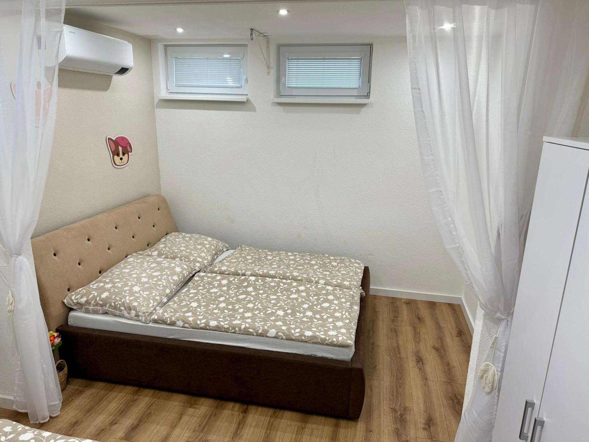 Apartmany Apollo Nagymihály Kültér fotó