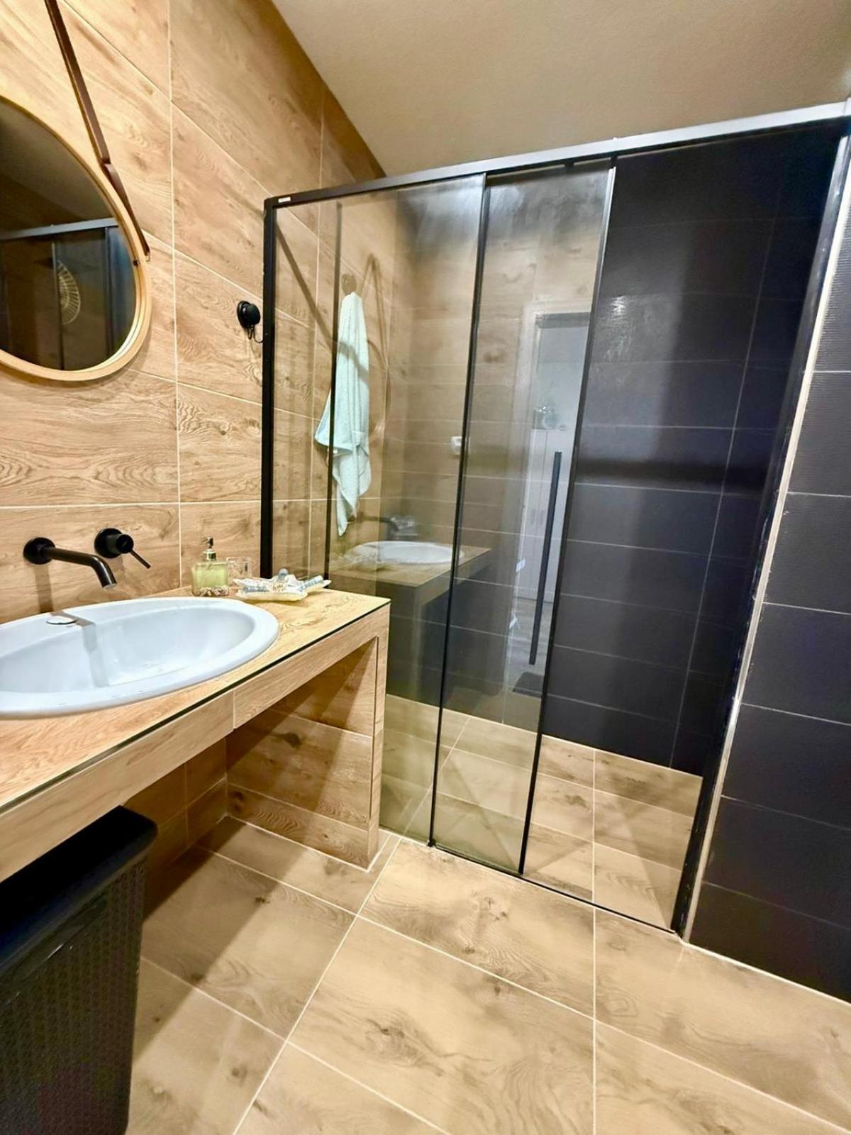 Apartmany Apollo Nagymihály Kültér fotó